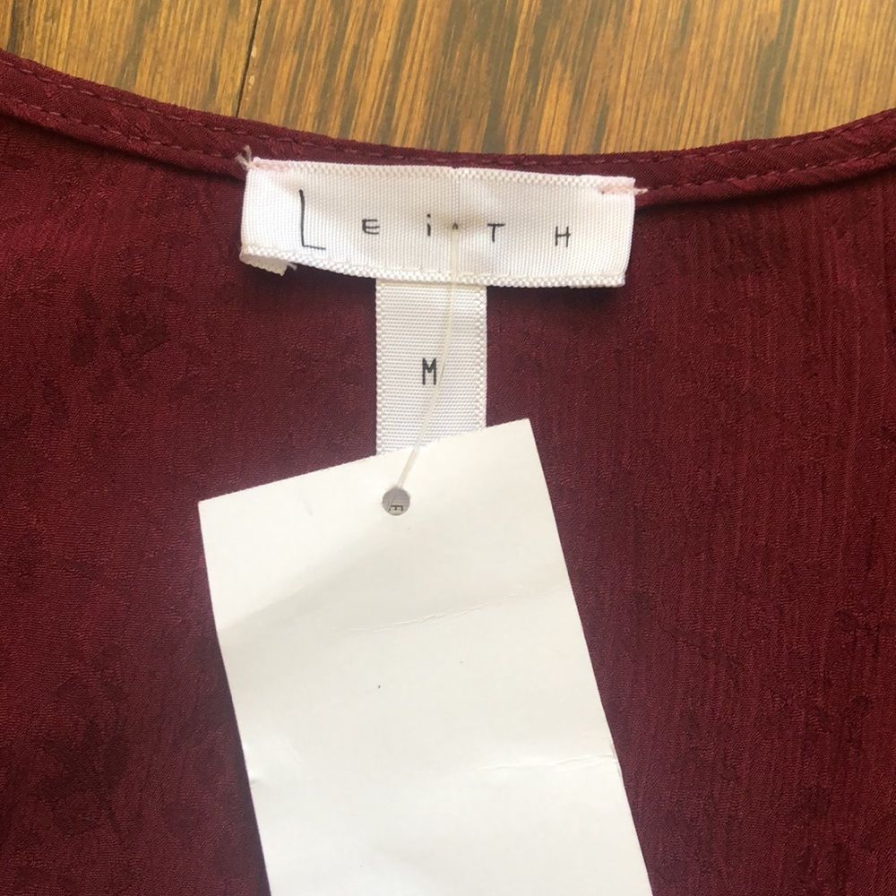 LEITH Women’s Wine Cross Over Stretch Waist Peplum Blouse Elastic Cuffs Sz M NWT - Picture 10 of 11